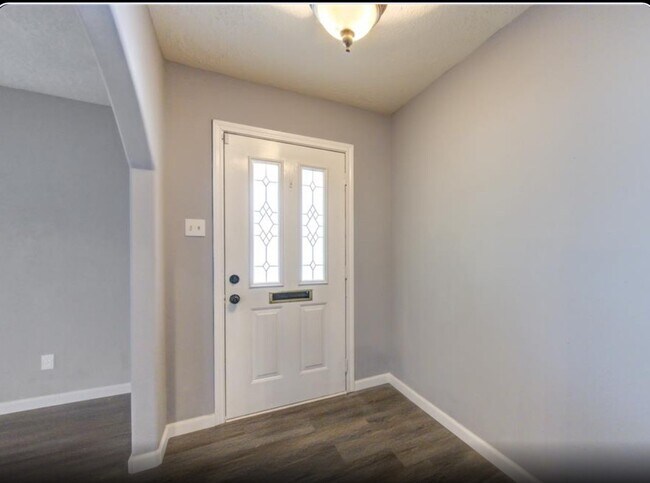 Building Photo - 10727 Sagewillow Ln