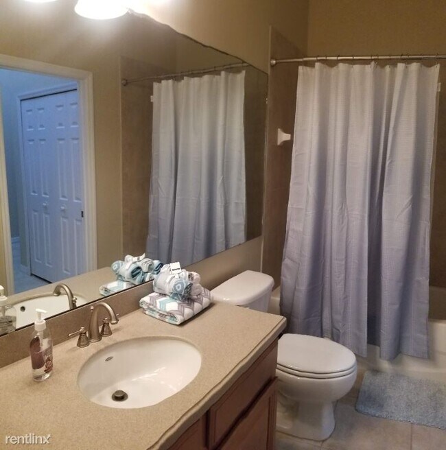 Building Photo - 2 br, 2 bath Condo - 2711 Rutledge Court