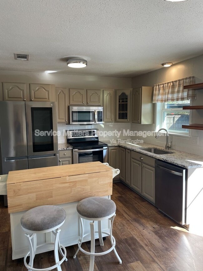 Building Photo - 5057 Pennington Ln
