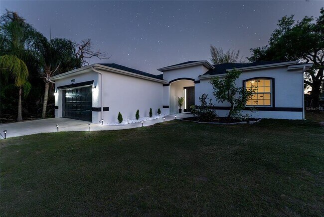 Building Photo - 2503 Dumont Ln