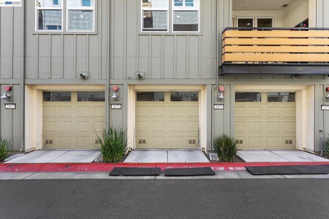 Building Photo - 2071 Mahuron Cir