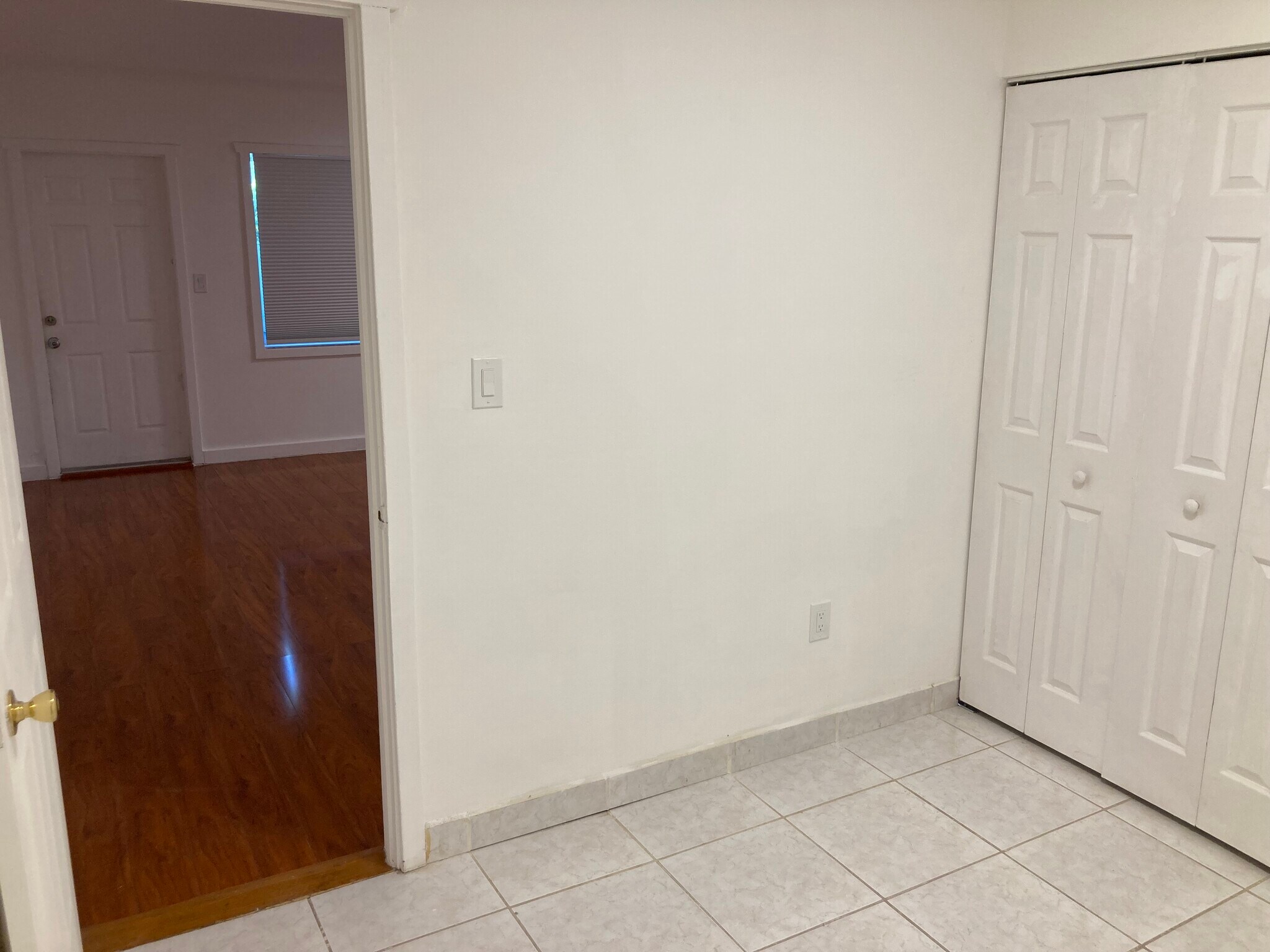 Building Photo - 2101 Bay Dr