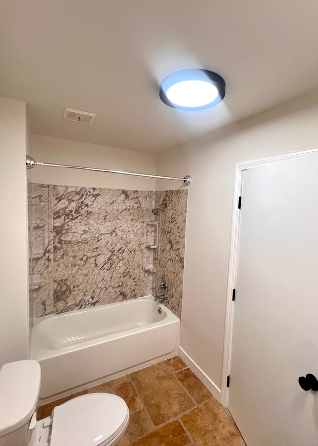 Building Photo - Modern 2-Bedroom Apartment in Gated Van Nuys Community – Fully Remodeled!