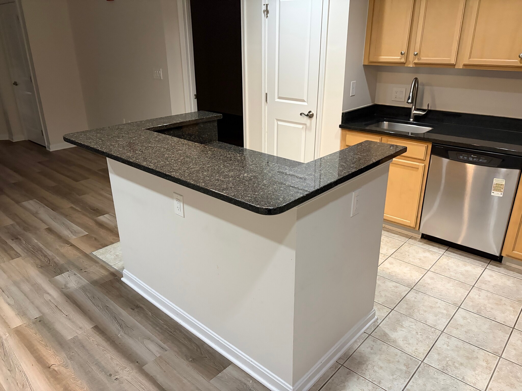 Building Photo - 2665 Prosperity Ave