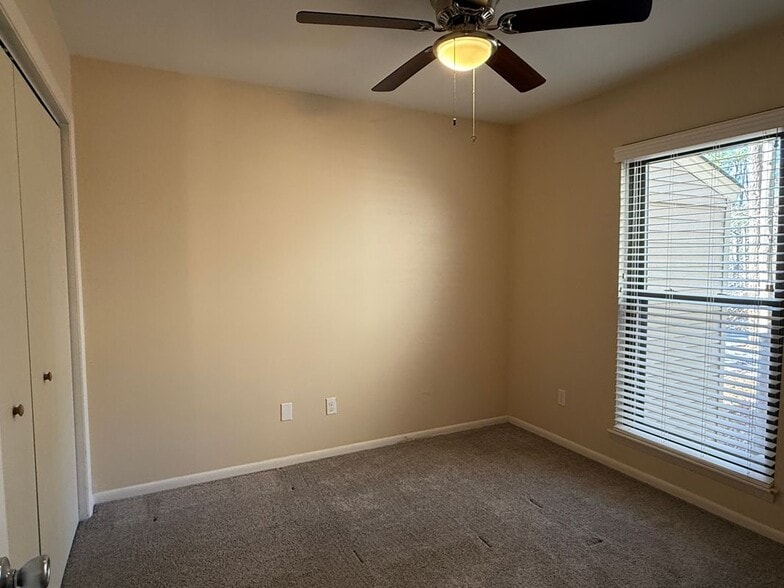 Building Photo - 82 Summer E