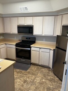 Building Photo - 1535 N Pso La Tinaja