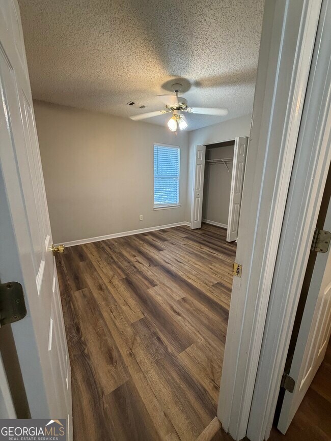 Building Photo - 3020 Meadow Glen Pass