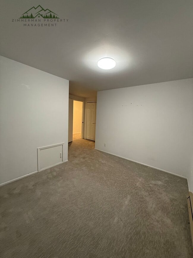 Building Photo - 1808 E 28th Ave