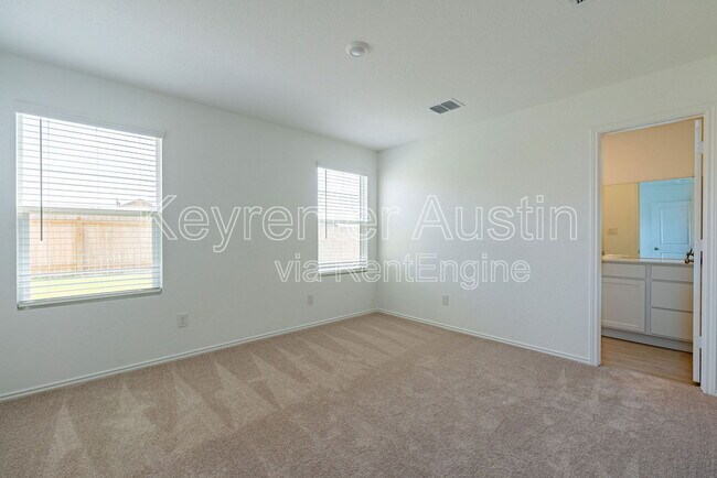 Building Photo - 214 Sambre St