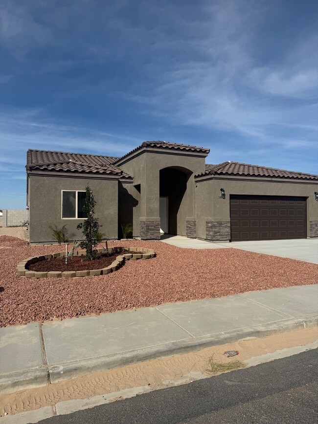 Building Photo - 10623 E 45th St