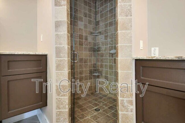 Building Photo - 250 Moss Creek Walk