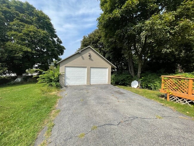 Building Photo - 1917-1919 Avenue B