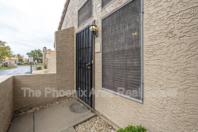 Building Photo - 3491 N Arizona Ave