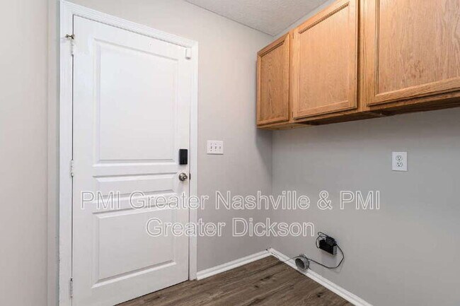 Building Photo - 2414 Lismore Dr