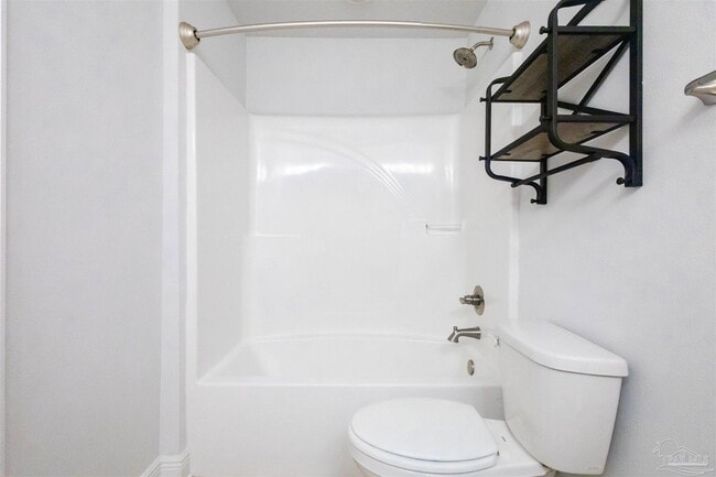 Building Photo - 8702 Doris Ave