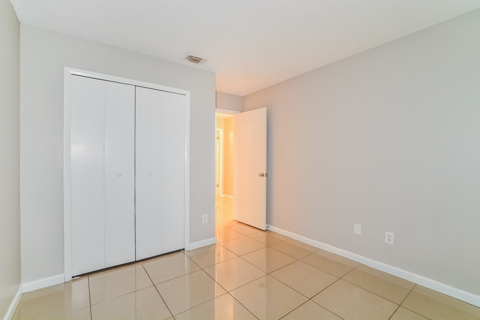 Building Photo - 2645 Talladega Dr