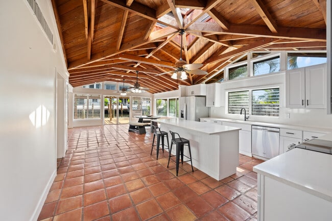 Building Photo - 816 Chukker Rd