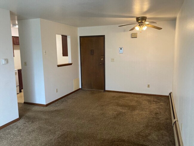 Building Photo - 10628 W Bobolink Ave