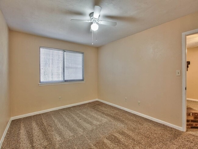 Building Photo - 3208 Ginger Dr
