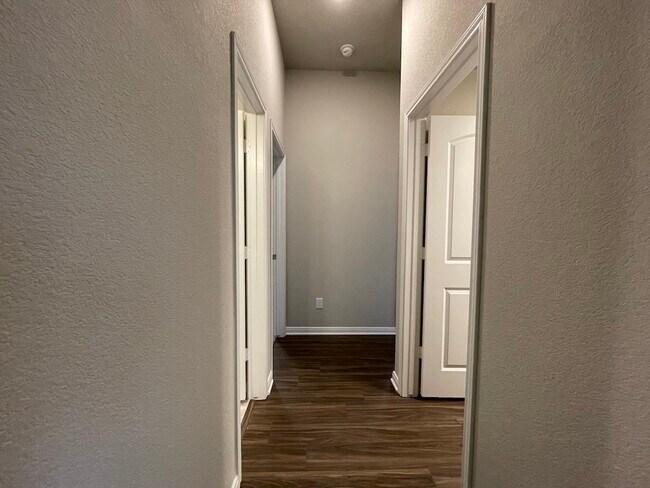 Building Photo - 7519 Broadmoor Cv