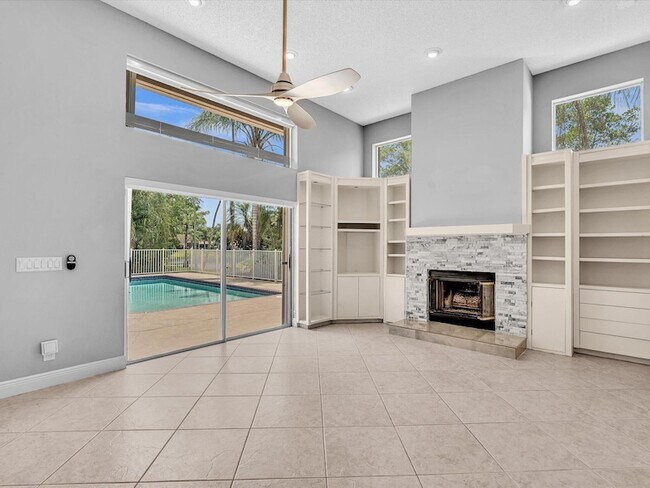 Building Photo - 10434 NW 6th Ct