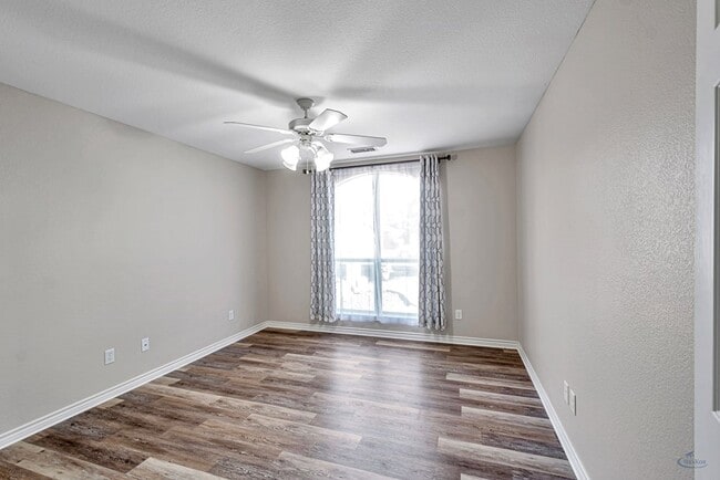 Building Photo - 5409 San Saba Ct