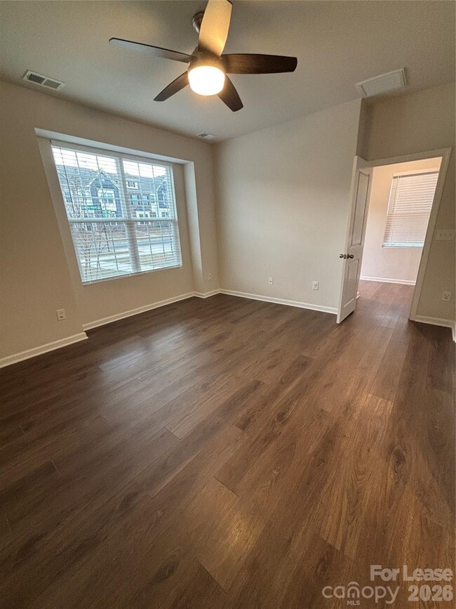 Building Photo - 15733 Country House St