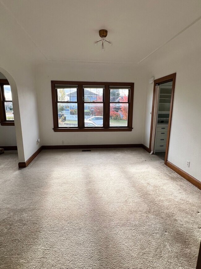 Building Photo - 2232 Rainier Ave