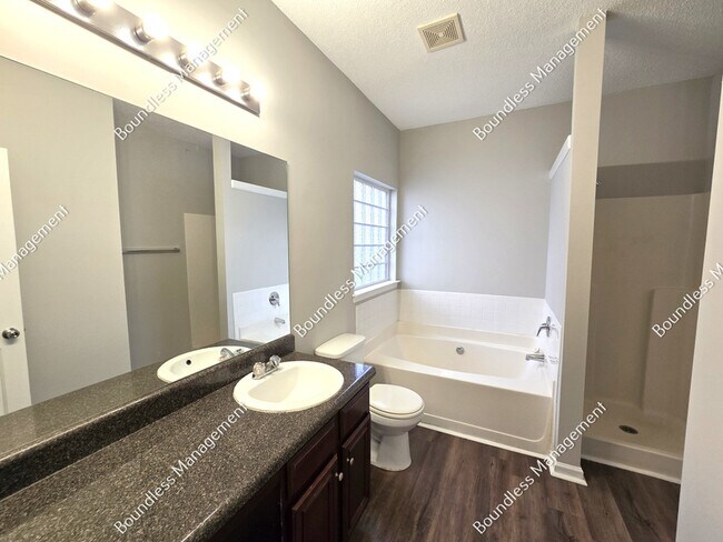 Building Photo - 2330 Hackamore Dr