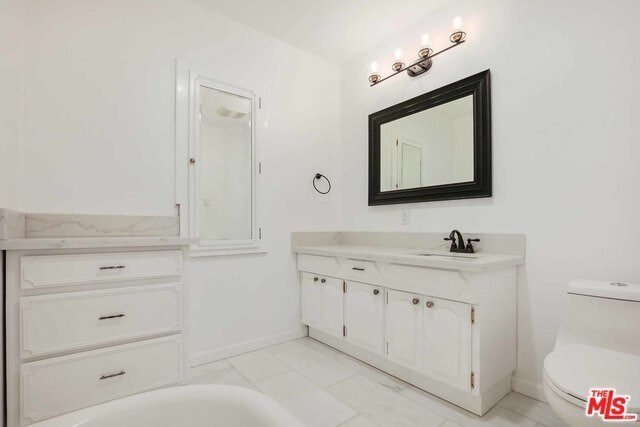 Building Photo - 1851 W 81st St