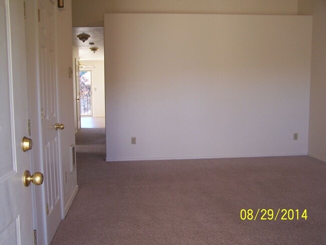 Building Photo - 740 Benjamin Ave