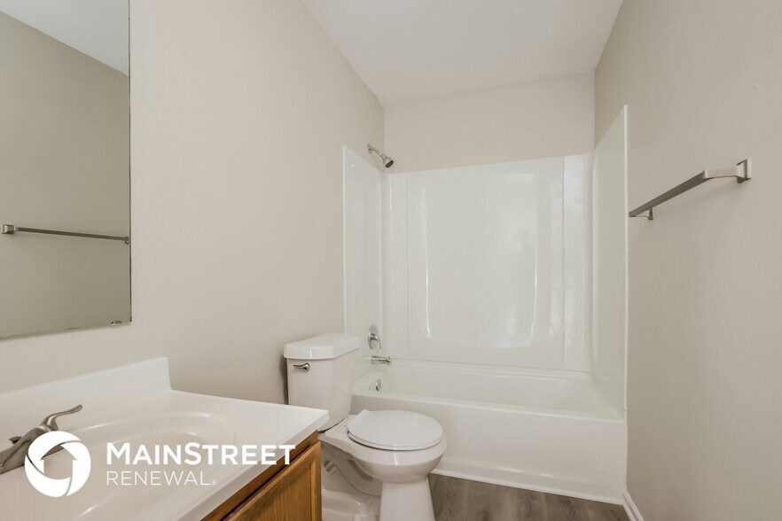 Building Photo - 729 Runningbrook Ln