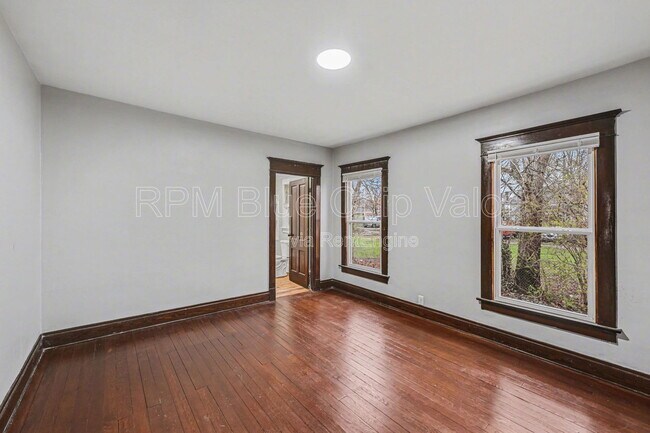 Building Photo - 2009 Linden Ave