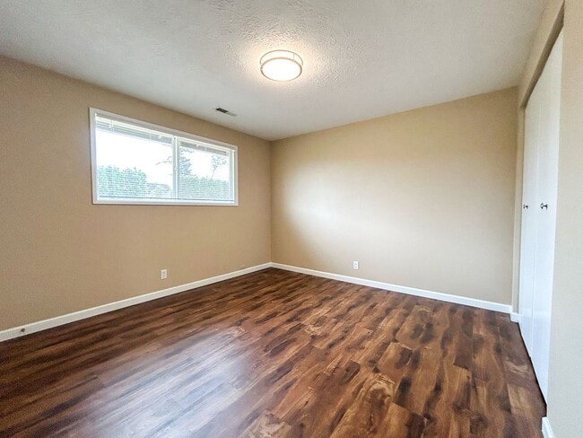 Building Photo - 4998 Arrowood Ct SE