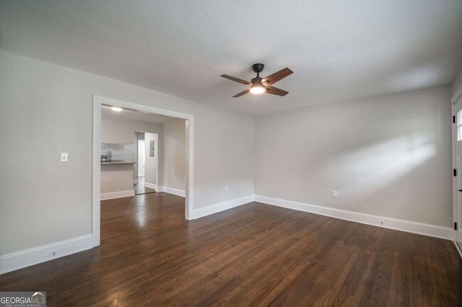 Building Photo - 2137 Delowe Dr