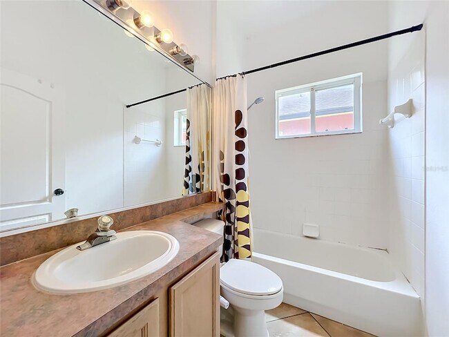 Building Photo - 2125 Emerald Green Cir