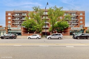 Building Photo - 5000 Oakton St