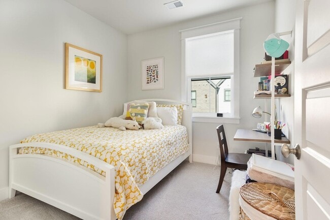 Building Photo - 1515 Martel St