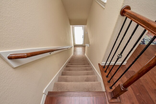 Building Photo - 3419 Clearview Villa Way