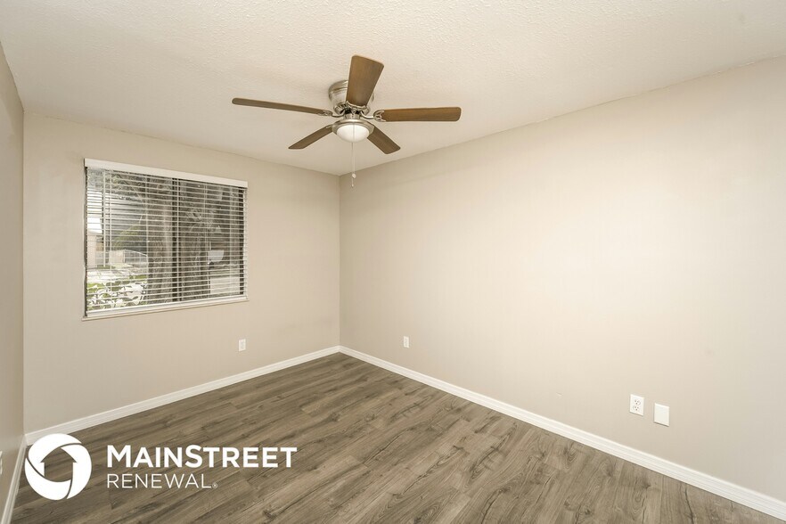 Building Photo - 8107 Blue Finch Way