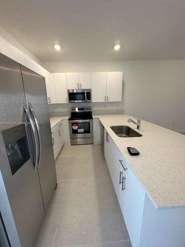Building Photo - 26460 SW 148th Ct