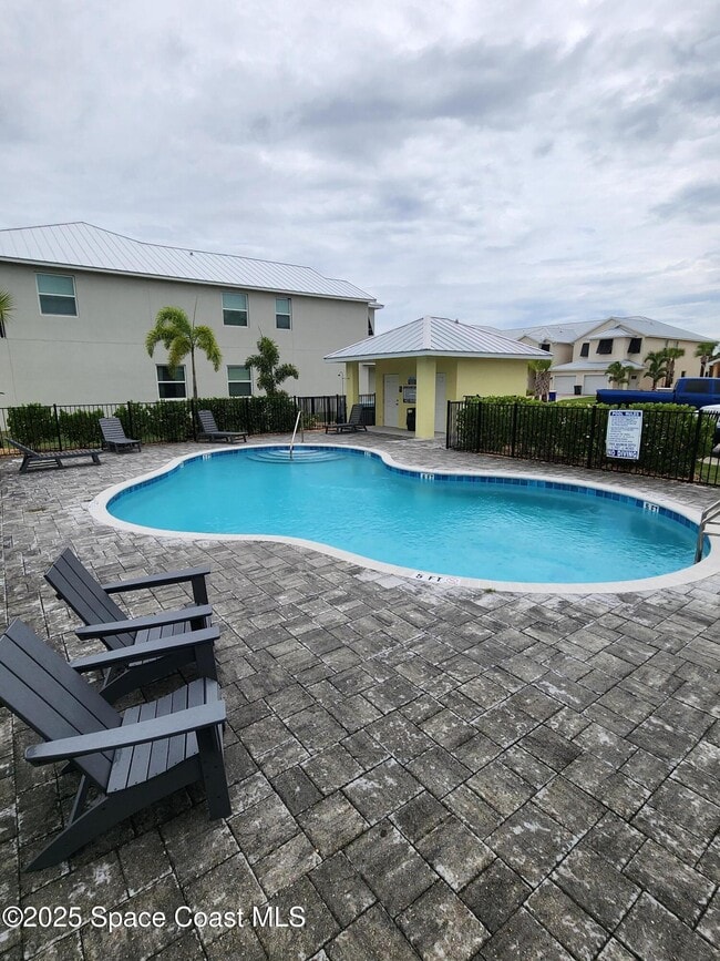 Building Photo - 3951 Playa Del Sol Dr