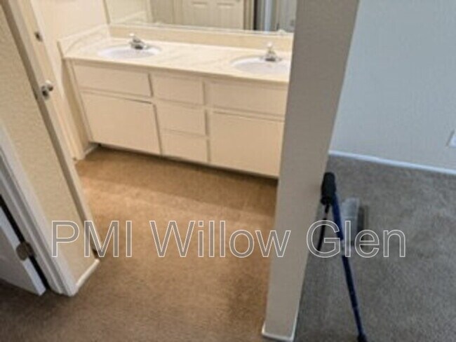 Building Photo - 7379 Tulare Hill Dr