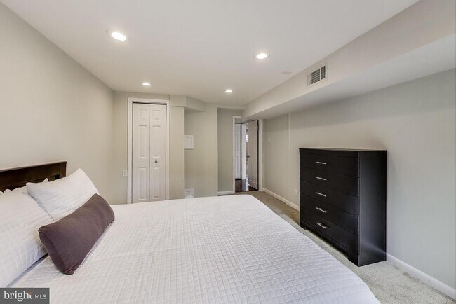 Building Photo - 14316 Woodcrest Dr