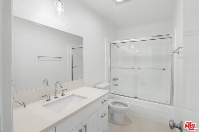 Building Photo - 1114 12th St