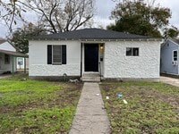 Building Photo - 3 Bedroom 1 Bath House