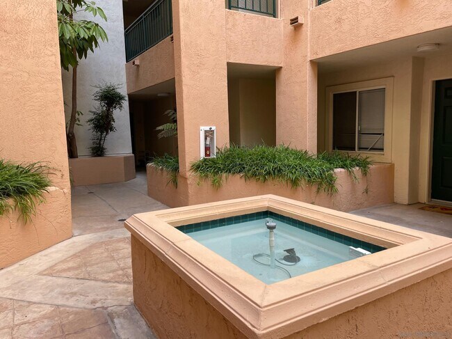 Building Photo - 640 Camino De La Reina