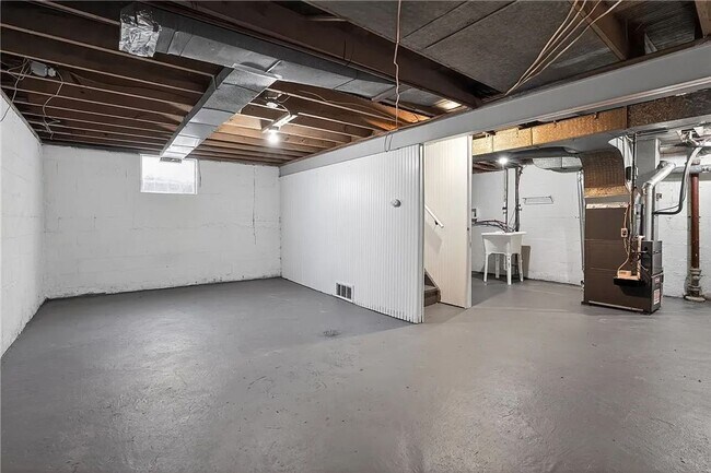 Building Photo - 8030 Lincoln Rd