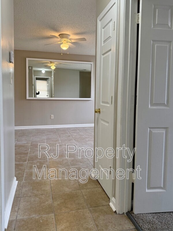 Building Photo - 4297 Kings Valley Cove E