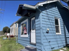 Building Photo - 811 3rd St